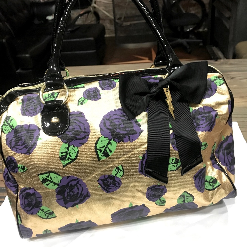 Satchel and large bag included.